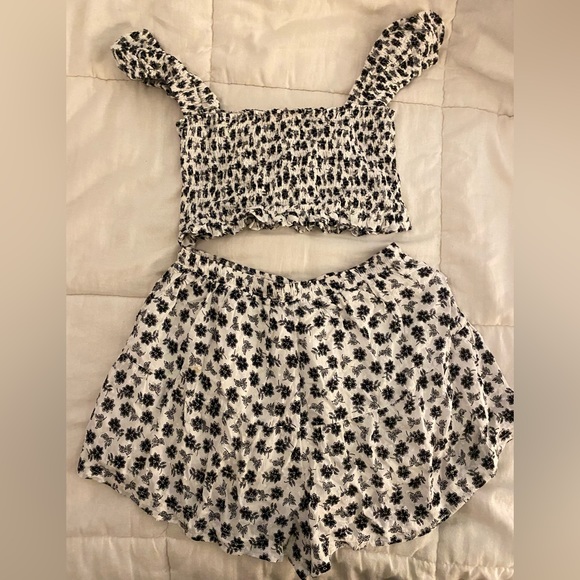 Matching Set, Size M - Picture 2 of 2